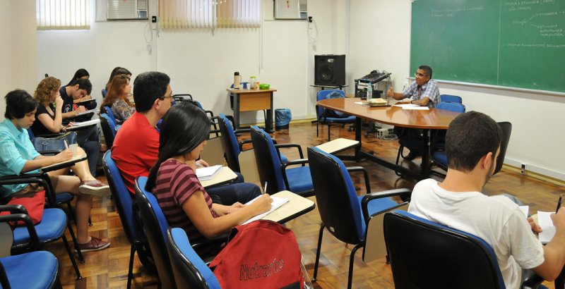 Luiz Otávio Ferreira em aula no PPGHCS (2013)